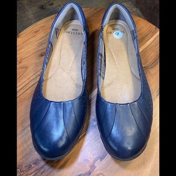 Earth origins ladies shoes.  Inv 5427 - Picture 1 of 4